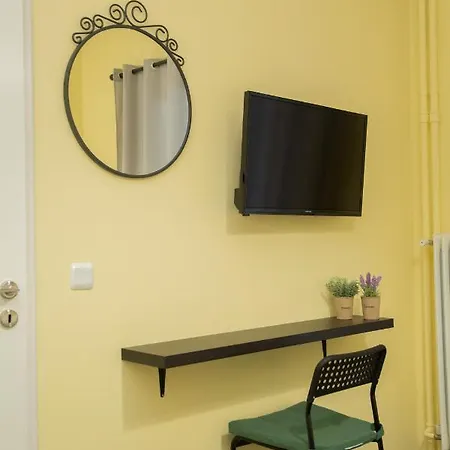 Cozy Renovated Flat In Koukaki * 아테네